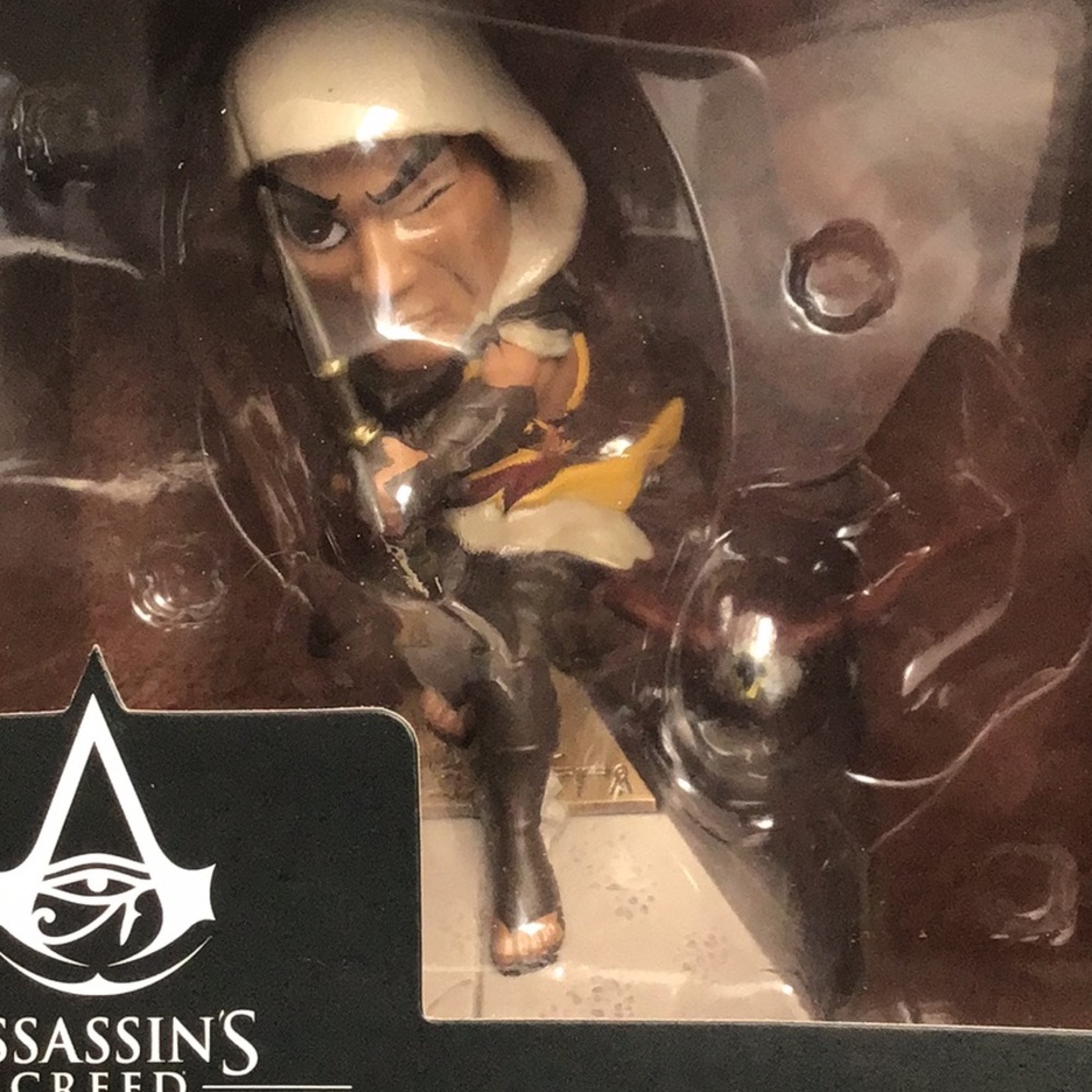 NWOT! Assassin’s Creed figurine